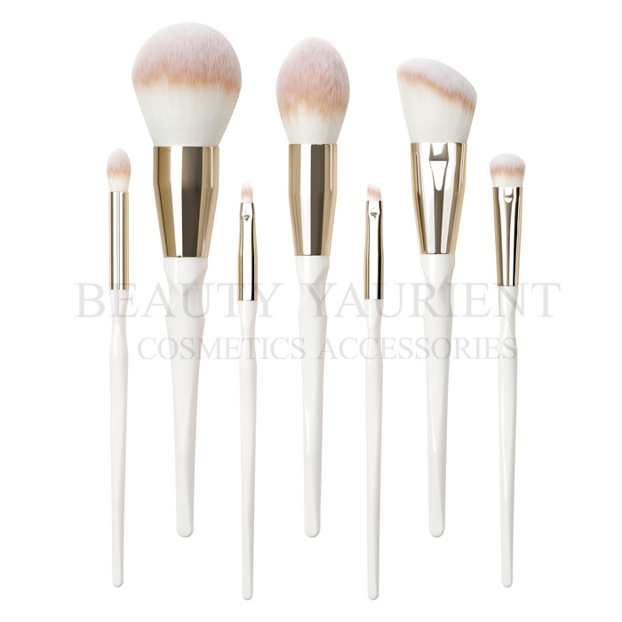 Deluxe White 7 Piece Makeup Brush Set Ultra Soft Fiber Hair Facial Brush Kit